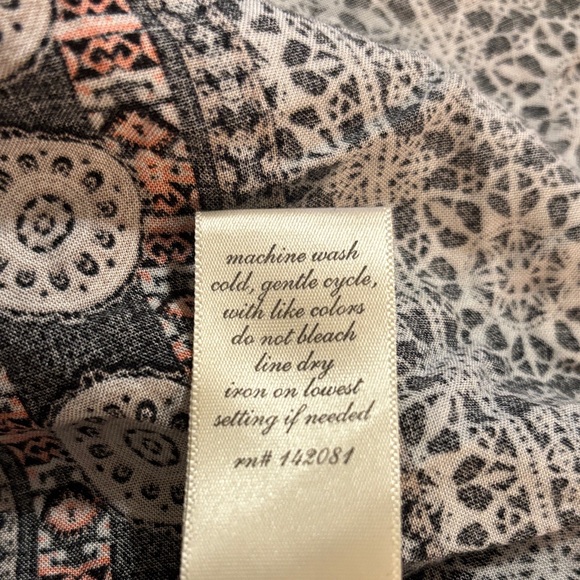 Buttons Black and White Geometric Maxi Dress - Picture 7 of 7